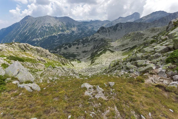 Wspaniałą panoramę od Banderitsa pass, góry Pirin, — Zdjęcie stockowe