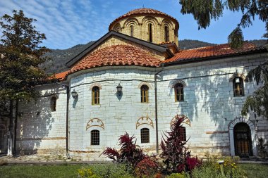 Bachkovo Manastırı, Bulgaristan - 30 Ağustos 2015: Panoramik Ortaçağ Bachkovo Manastırı