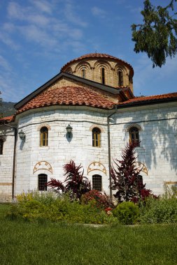 Bachkovo Manastırı, Bulgaristan - 30 Ağustos 2015: Panoramik Ortaçağ Bachkovo Manastırı