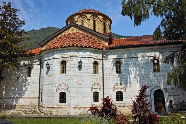 Bachkovo Manastırı, Bulgaristan - 30 Ağustos 2015: Panoramik Ortaçağ Bachkovo Manastırı
