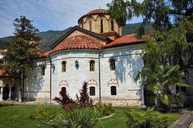 Bachkovo Manastırı, Bulgaristan - 30 Ağustos 2015: Panoramik Ortaçağ Bachkovo Manastırı