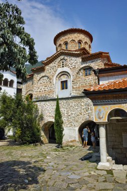 Bachkovo Manastırı, Bulgaristan - 30 Ağustos 2015: Panoramik Ortaçağ Bachkovo Manastırı