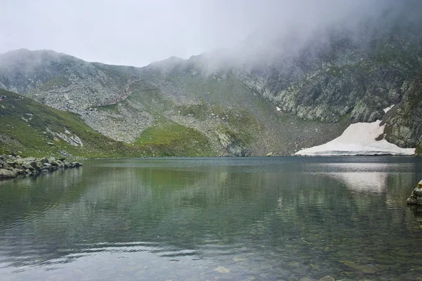 Paisagem incrível do lago dos olhos, os sete lagos de Rila , — Fotografia de Stock