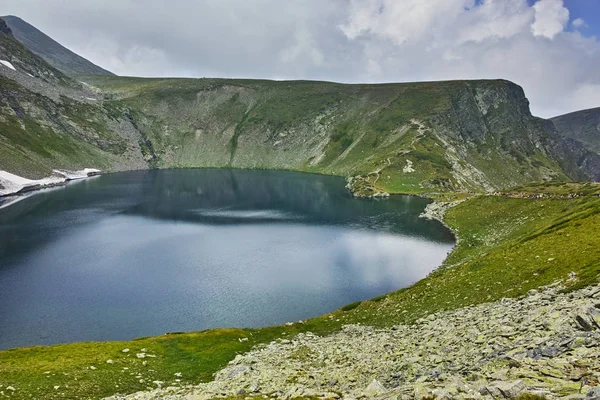 Paisagem incrível do lago dos olhos, os sete lagos de Rila — Fotografia de Stock