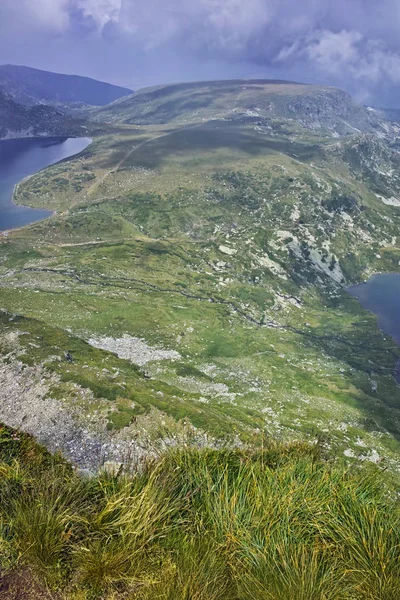 Panorama incroyable sur le lac Twin, les sept lacs Rila — Photo