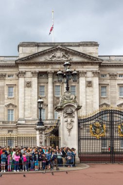 Londra, İngiltere - 17 Haziran 2016: Buckingham Sarayı Londra