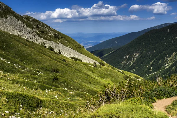 Trilha para escalar um pico de Vihren, Pirin Mountain — Fotografia de Stock