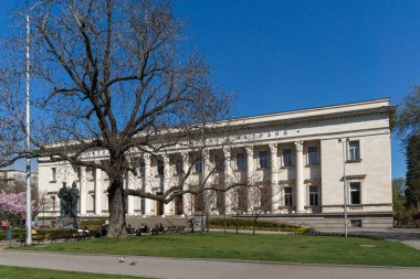 Sofia, Bulgaristan - 1 Nisan 2017: Bahar bakış Ulusal Kütüphanesi St. Cyril ve St Methodius Sofya