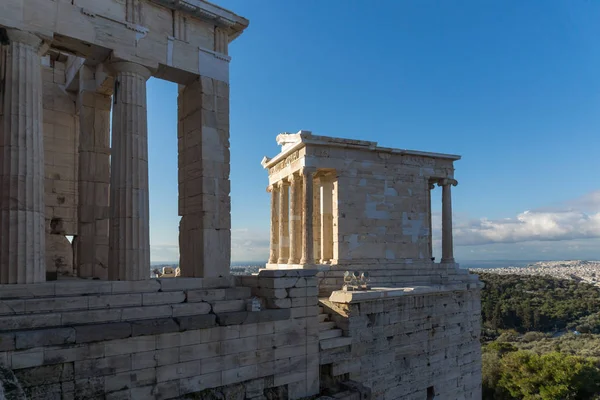 Porta de entrada monumental Propylaea na Acrópole de Atenas, Grécia — Fotografia de Stock