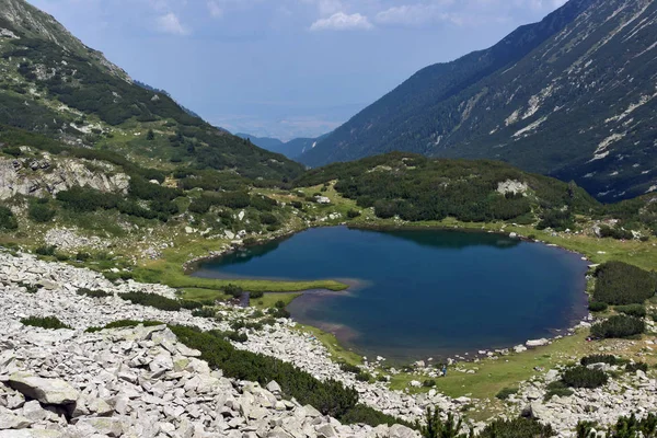 Панорамный вид на озеро Муратово, гору Пирин — стоковое фото
