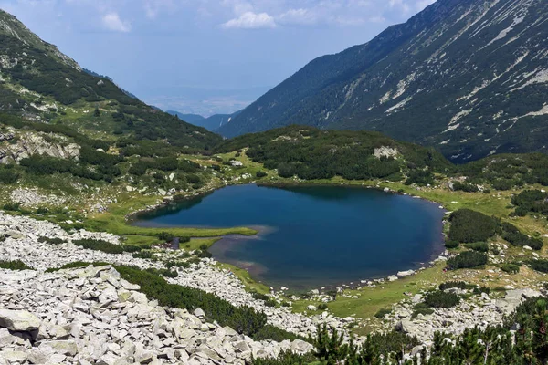 Panoramautsikt över Muratovo sjön, Pirin berget — Stockfoto