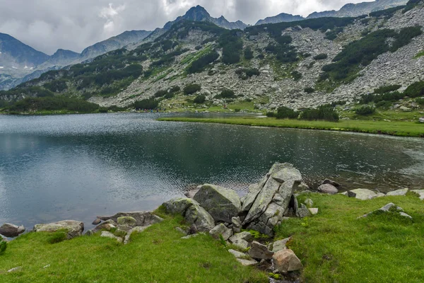 Paesaggio incredibile del lago Muratovo, Pirin Mountain — Foto Stock