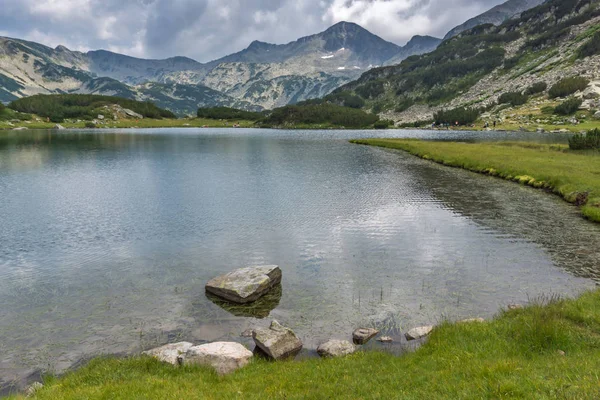 Panorama incredibile di Banderishki Chukar e Muratovo lago, Pirin Mountain — Foto Stock