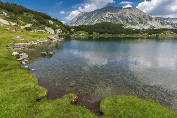 Panorama ile Todorka tepe ve yansıma Muratovo göl, Pirin Dağı — Stok fotoğraf