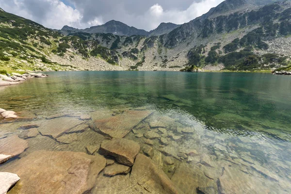 Banderishki chukar peak und banderitsa fish lake, pirin mountain — Stockfoto