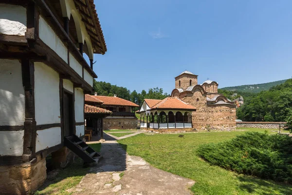 Ortaçağ Poganovo Manastırı St John teolog panoramik manzaralı — Stok fotoğraf