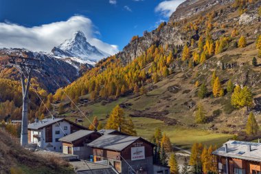 Zermatt, İsviçre - 27 Ekim 2015: Matterhorn Zermatt üzerinden görünümünü şaşırtıcı