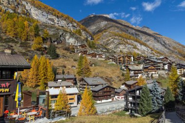 Zermatt, İsviçre - 27 Ekim 2015: Zermatt Resort, Valais Canton görünümünü şaşırtıcı