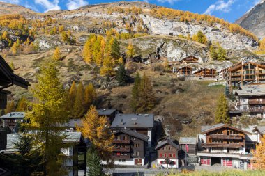 Zermatt, İsviçre - 27 Ekim 2015: Zermatt Resort, Valais Canton görünümünü şaşırtıcı