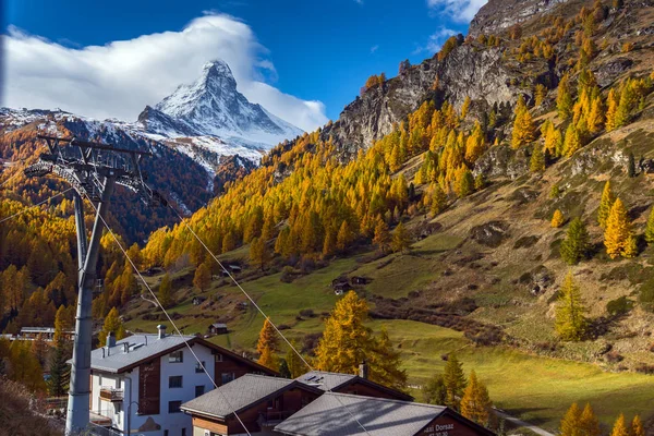 Zermatt, İsviçre - 27 Ekim 2015: Matterhorn Zermatt üzerinden görünümünü şaşırtıcı — Stok fotoğraf