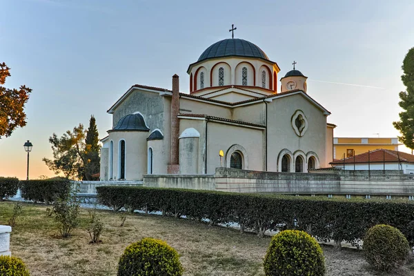 Pôr do sol vista da igreja em Kavala, Macedônia Oriental e Trácia — Fotografia de Stock