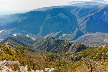 Nestos Gorge yakınındaki İskeçe şehri, Doğu Makedonya ve Trakya