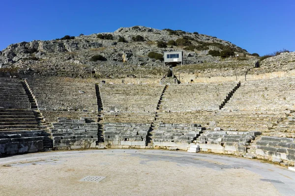 Руины Древнего театра в археологическом районе Филиппы, Восточной Македонии и Фракии — стоковое фото