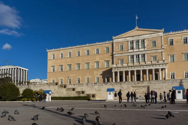Atina, Yunanistan - 19 Ocak 2017: Atina'da Yunan Parlamentosu — Stok fotoğraf