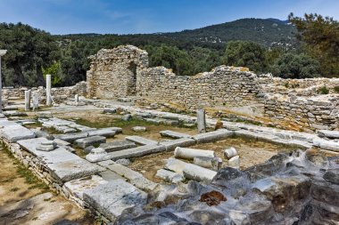 Aliki, Thassos Adası, Sit alanı içinde antik kilise kalıntıları sütunlarda Doğu Makedonya ve Trakya