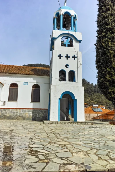 Iglesia ortodoxa en el pueblo de Potamia, la isla de Tasos, Macedonia Oriental y Tracia —  Fotos de Stock