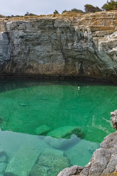 Úžasný pohled Giola přírodního koupaliště v ostrově Thassos, Východní Makedonie a Thrákie — Stock fotografie