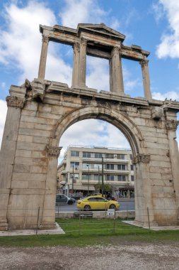 Atina, Yunanistan - 20 Ocak 2017: Arch Hadrian Atina, Yunanistan'ın görünümünü şaşırtıcı