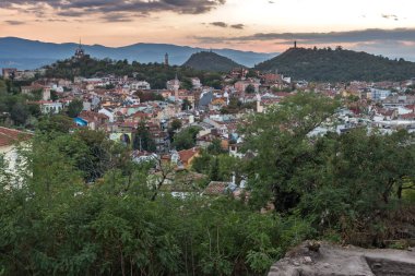 Plovdiv, Bulgaristan - 2 Eylül 2016: Gün batımı görünümü Filibe şehir Nebet tepe Hill