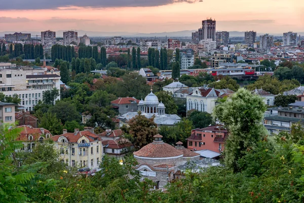 PLOVDIV, BULGARIA - SEPTEMBER 2 2016:  Sunset view of city of Plovdiv from Nebet tepe hill — Stock Photo, Image