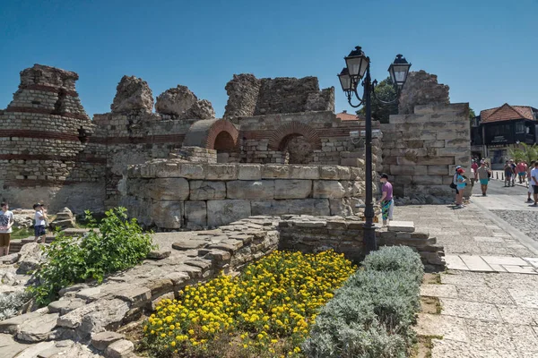 Несебр, Болгарія - 30 липня 2014 року: древні руїни міста Несебр, Бургас області, у, — стокове фото