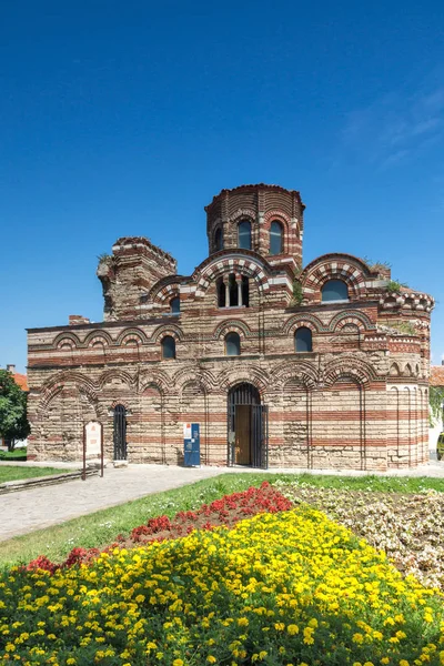 NESSEBAR, BULGARIE - 30 JUILLET 2014 : Eglise du Christ Pantocrator dans la ville de Nessebar, Région de Burgas — Photo