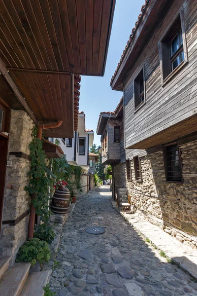 Nessebar, Bulgaristan - 30 Temmuz 2014: Steet Nessebar eski kasaba Burgaz bölge — Stok fotoğraf