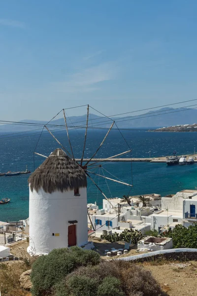 Panorama of white windmill and island of Mykonos, Cyclades — Stock Photo, Image