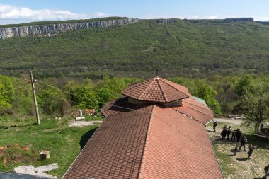 Başkalaşım Manastırı, Veliko Tarnovo, Bulgaristan - 9 Nisan 2017: Tanrı, Bulgaristan kutsal başkalaşım Ortaçağ manastır