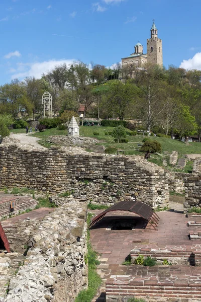 VELIKO TARNOVO, BULGÁRIA - 9 DE ABRIL DE 2017: Ruínas da capital do Segundo Império Búlgaro Fortaleza medieval Tsarevets, Bulgária — Fotografia de Stock