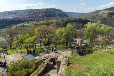 Veliko Tarnovo, Bulgaristan - 9 Nisan 2017: ikinci Bulgar İmparatorluğu Ortaçağ Kalesi Tsarevets başkenti kalıntıları