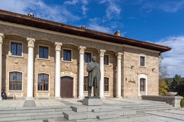 Kovachevtsy, Bulgaristan - 9 Ekim 2016: müze ve anıt komünist lider Georgi Dimitrov Köyü Kovachevtsi, Bulgaristan