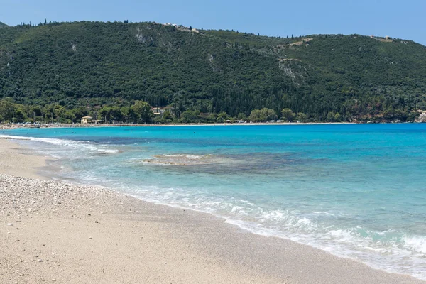 Girapetra 海滩与蓝色水域，莱夫卡达，希腊的全景视图 — 图库照片