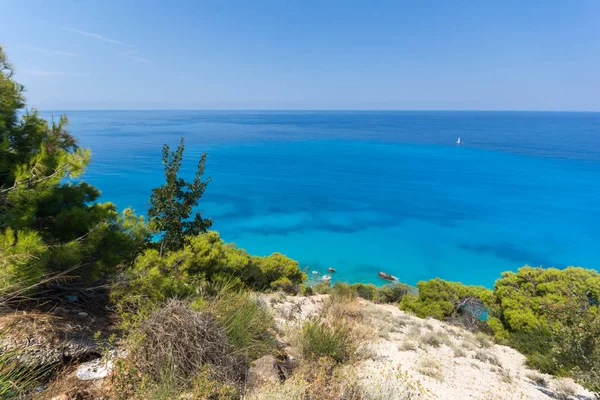 Incredibile vista panoramica della spiaggia di Kokkinos Vrachos con acque blu, Lefkada, Grecia — Foto Stock