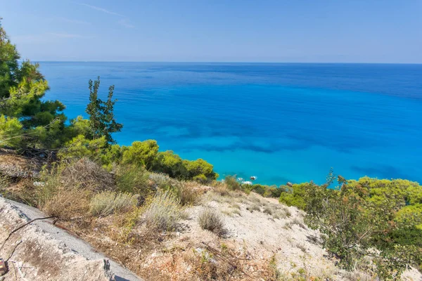 Amazing Panoramic view of Kokkinos Vrachos Beach with blue waters, Lefkada, Greece — Stock Photo, Image