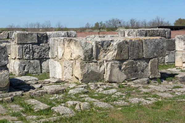 Ruinas de la capital del Primer Imperio búlgaro fortaleza medieval Pliska, Bulgaria —  Fotos de Stock