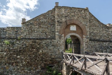 Skopje, Makedonya - 13 Mayıs 2017: Skopje kale (Kale kale) eski Townskopje, Makedonya - 13 Mayıs 2017: Skopje kale (Kale kale) Old Town
