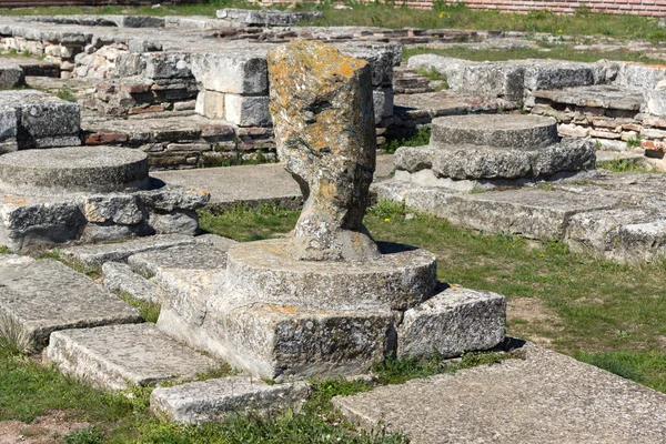 Ruinas de la capital del Primer Imperio búlgaro fortaleza medieval Pliska, Bulgaria — Foto de Stock