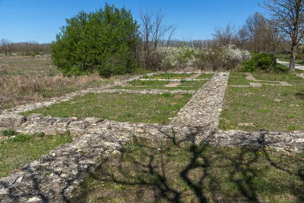 废墟中的第一个保加利亚帝国中世纪堡垒普利斯卡、 保加利亚的首都城市 — 图库照片