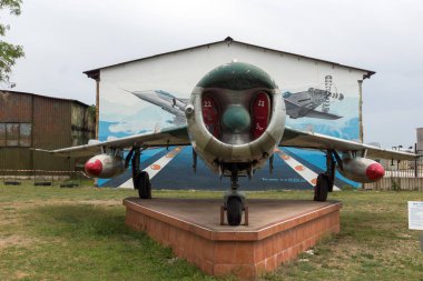 Krumovo, Plovdiv, Bulgaristan - 29 Nisan 2017: Plovdiv yakınındaki Fighter Mikoyan-Gurevich Mig-17 Havacılık Müzesi